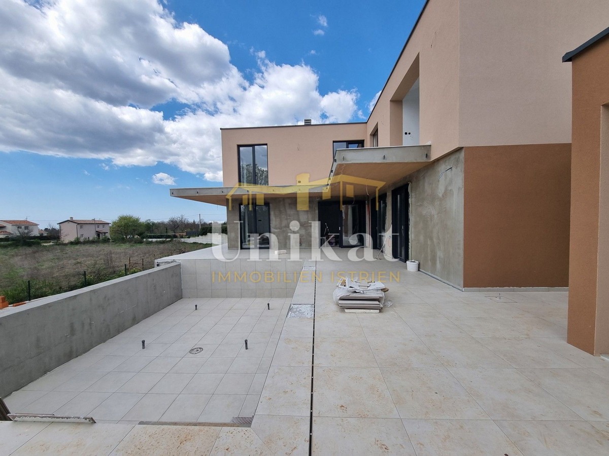 Casa nei dintorni di Višnjan - 4 camere da letto e piscina